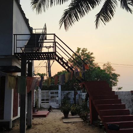 Funky Art Beach House Alappuzha Exteriör bild