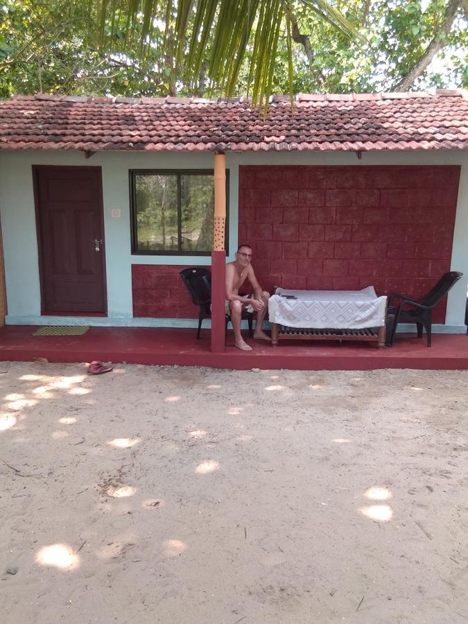 Funky Art Beach House Alappuzha Exteriör bild