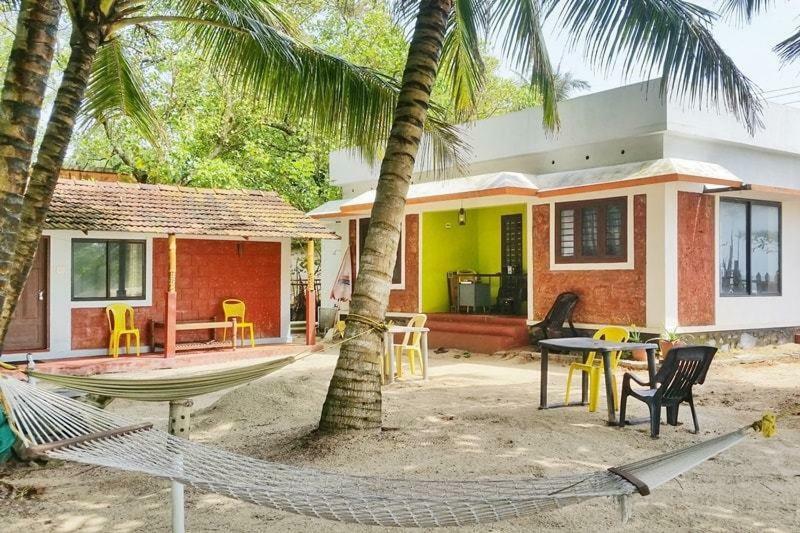 Funky Art Beach House Alappuzha Exteriör bild